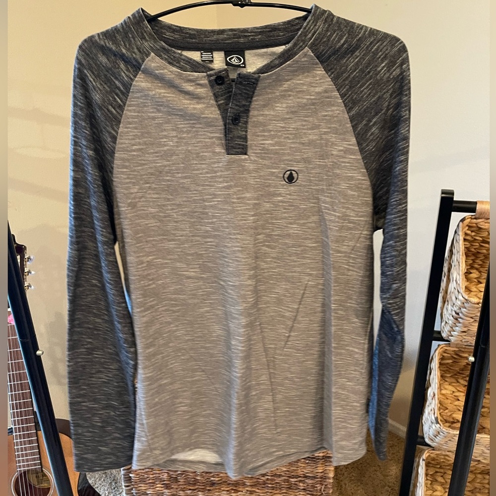 Volcom Grey / Black Henley Sz Small - Picture 3 of 3